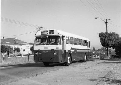 Mtt 654 aec regal vi u2ra arow livery np