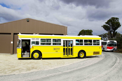 Mtt 933 hino yellow clipper bus parade 25 july 15 dt