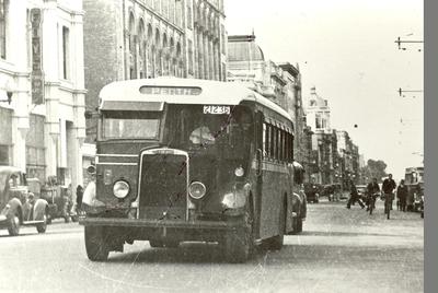 Metro 36 leyland lion lt5a 4cyl 5 7l 65hp only st georges tce june 1938