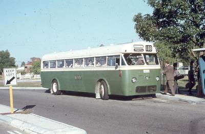 Riverton 9 leyland worldmaster ert1 1 mtt 34 livery