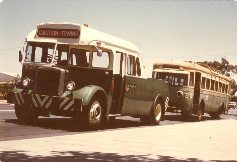 Leyland tb5 wagt 30 mtt 30 towed by mtt 5 18 1 76